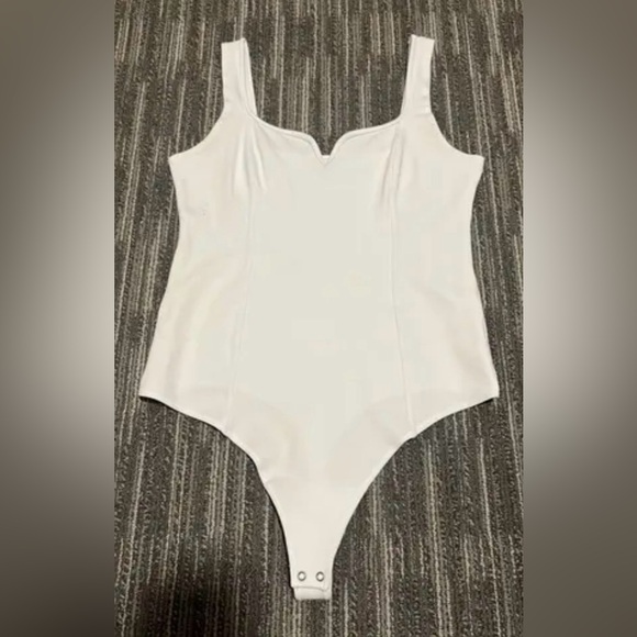 Abercrombie + Fitch Soft AF  Bodysuit XL NWT White - Picture 1 of 4